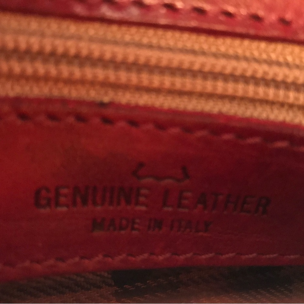 Red leather purse. - Picture 7 of 7